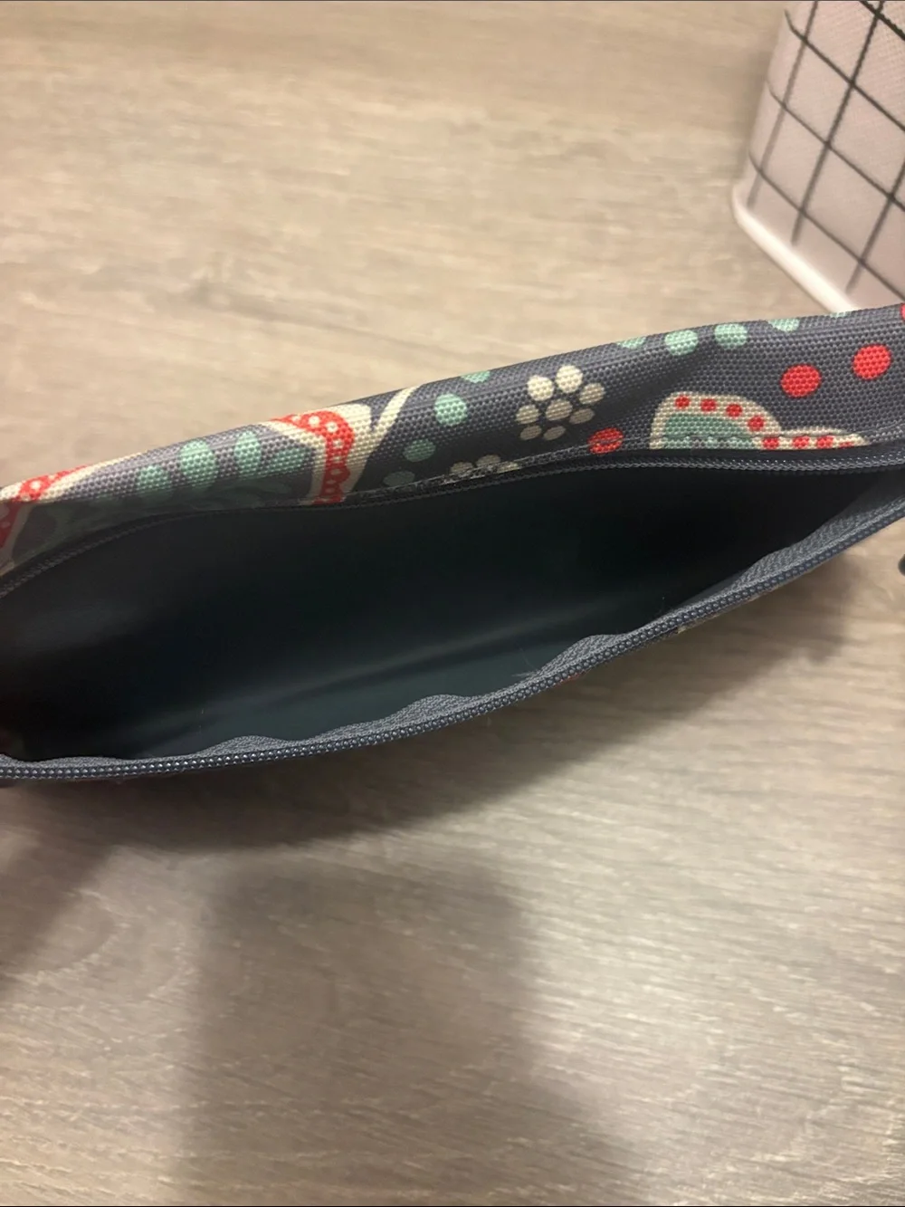 Vera Bradley Floral Zip Pouch Clutch - Navy with Coral & Mint